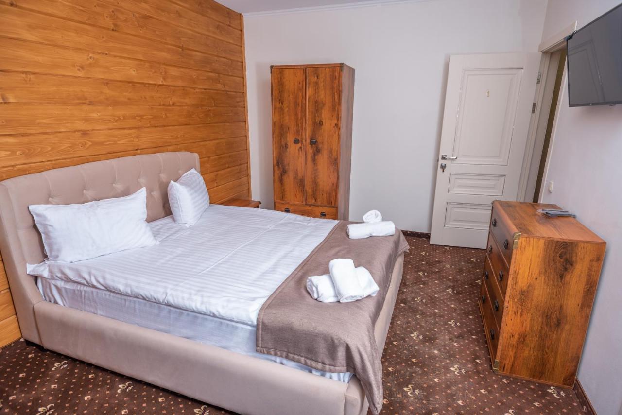 Residence Nesh Tatariv Εξωτερικό φωτογραφία
