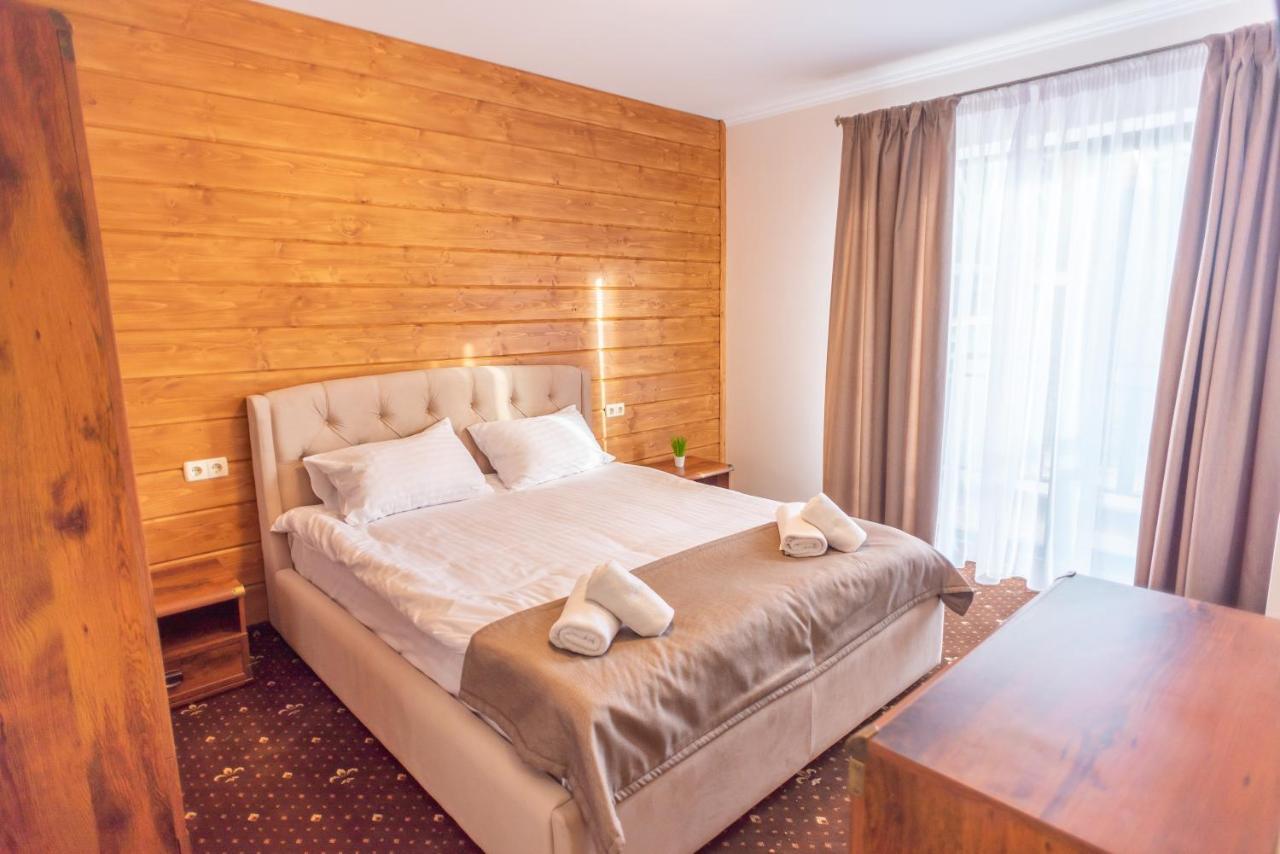 Residence Nesh Tatariv Εξωτερικό φωτογραφία