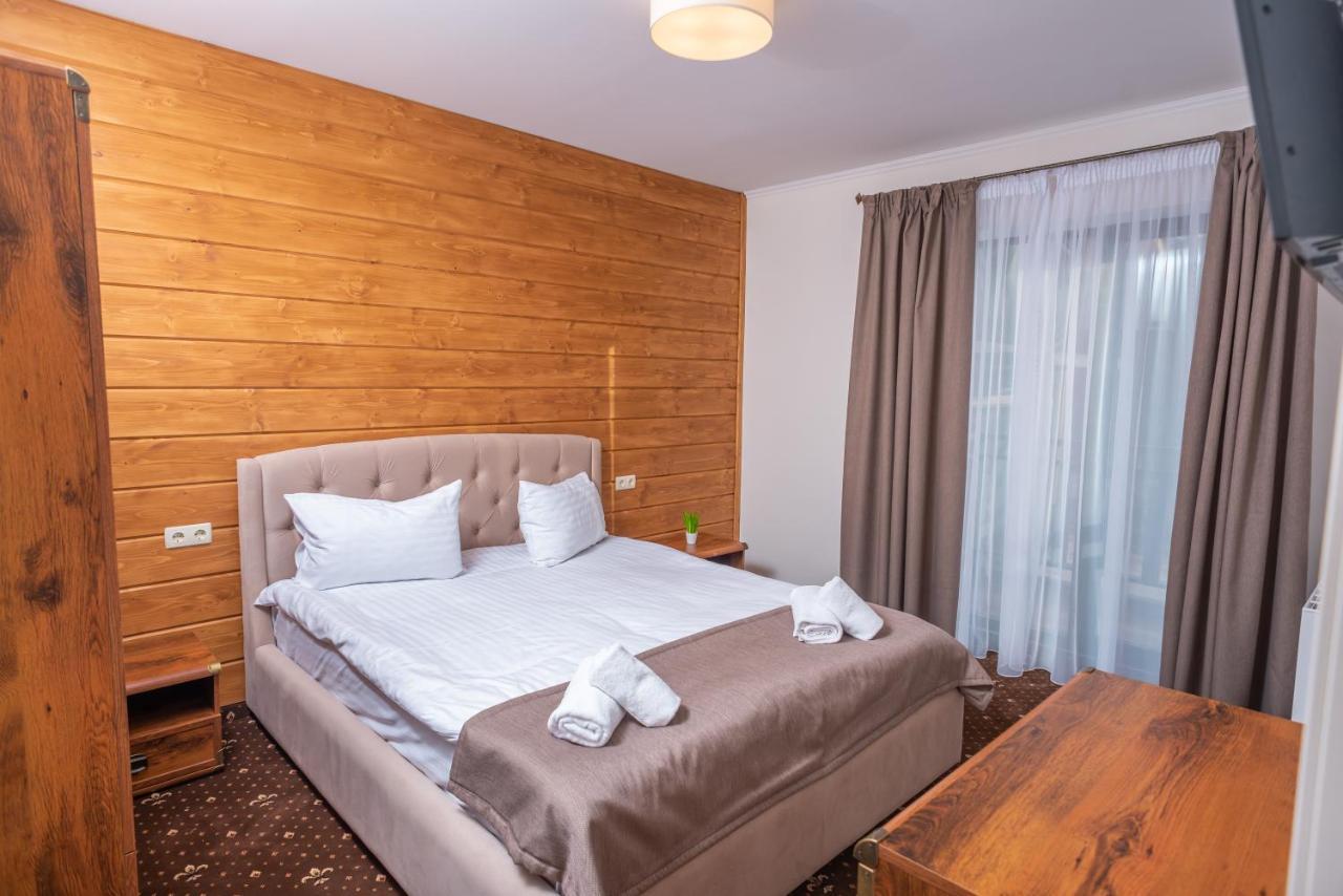 Residence Nesh Tatariv Εξωτερικό φωτογραφία